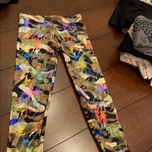 Camo velveteen legging with rainbow foil